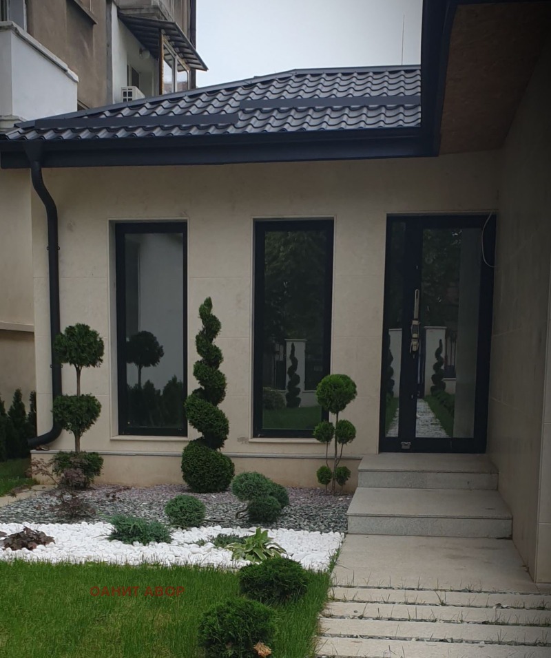 Издаје се  Кућа Софија , Центар , 70 м2 | 92140631 - слика [5]