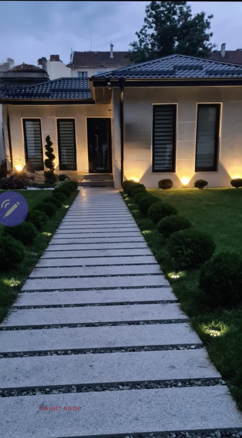 Издаје се  Кућа Софија , Центар , 70 м2 | 92140631 - слика [2]