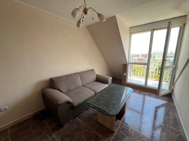 En renta  1 dormitorio Sofia , Zona B-18 , 50 metros cuadrados | 80221206 - imagen [2]