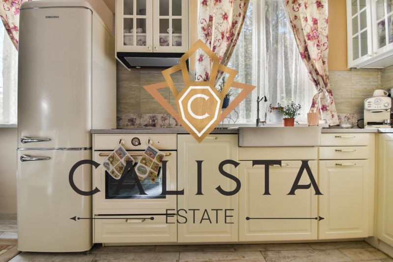 Издаје се  2 спаваће собе Софија , Центар , 70 м2 | 10232875 - слика [4]