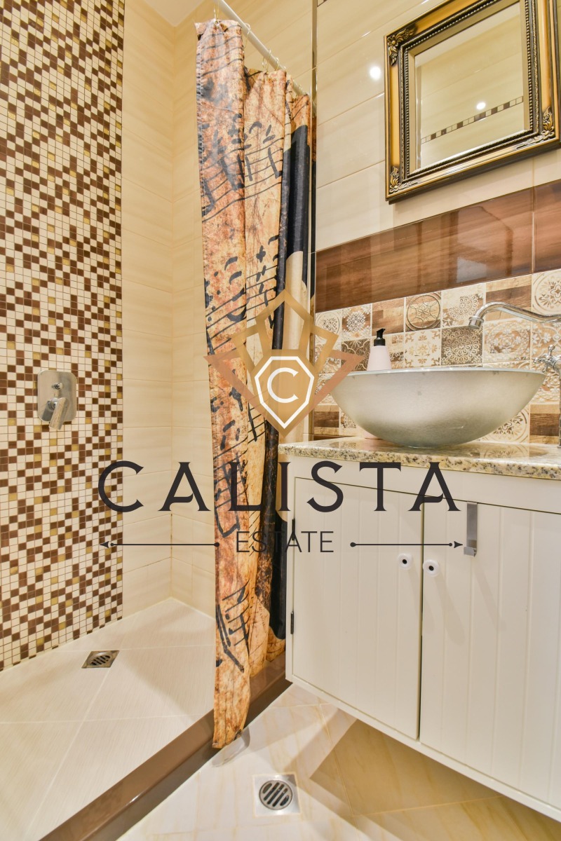 Издаје се  2 спаваће собе Софија , Центар , 70 м2 | 10232875 - слика [13]