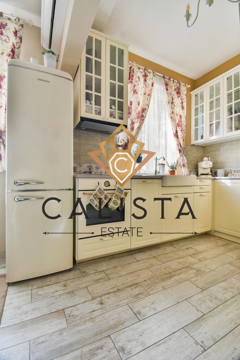 Издаје се  2 спаваће собе Софија , Центар , 70 м2 | 10232875 - слика [5]