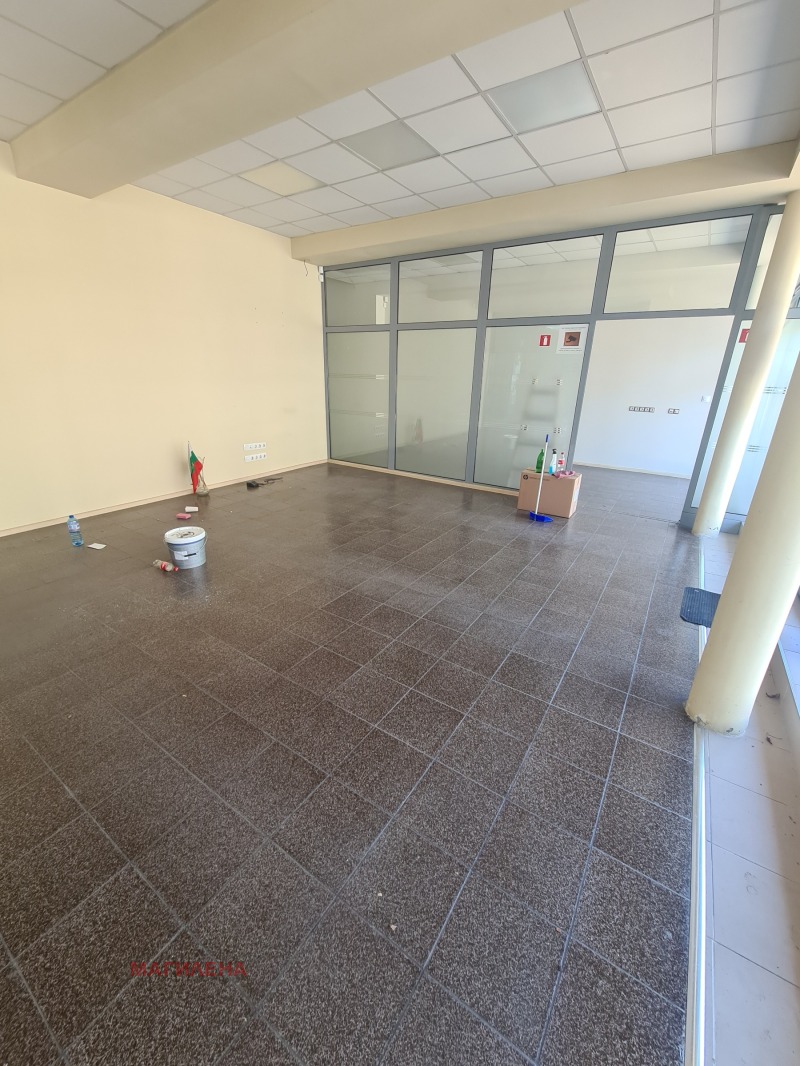 Kiralık  Mağaza Plovdiv , Karşiyaka , 100 metrekare | 55711474