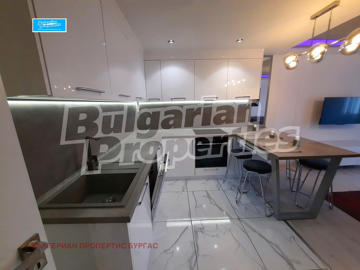 Дава под наем 3-СТАЕН, гр. Бургас, Изгрев, снимка 2 - Апартаменти - 53161937