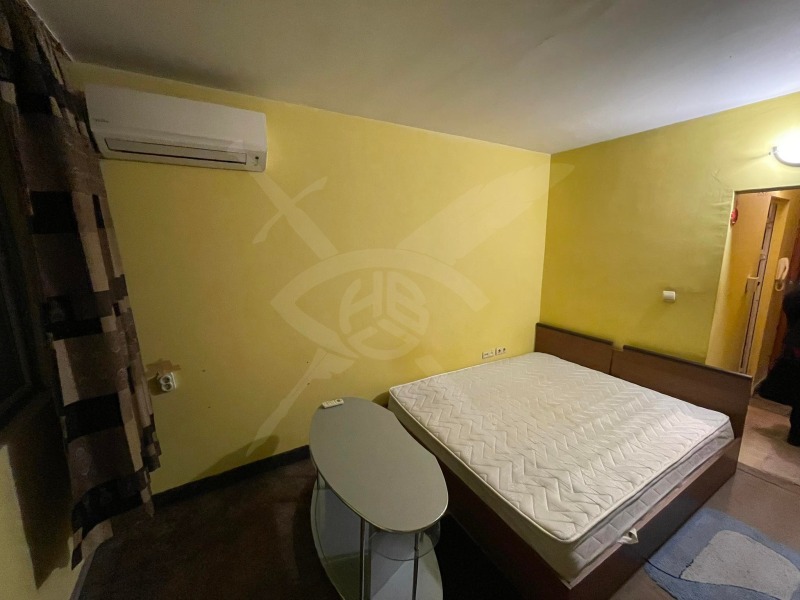 Дава под нем  1-стаен, град Варна, Аспарухово •  200 EUR • ID 62663084 — holmes.bg - [1] 