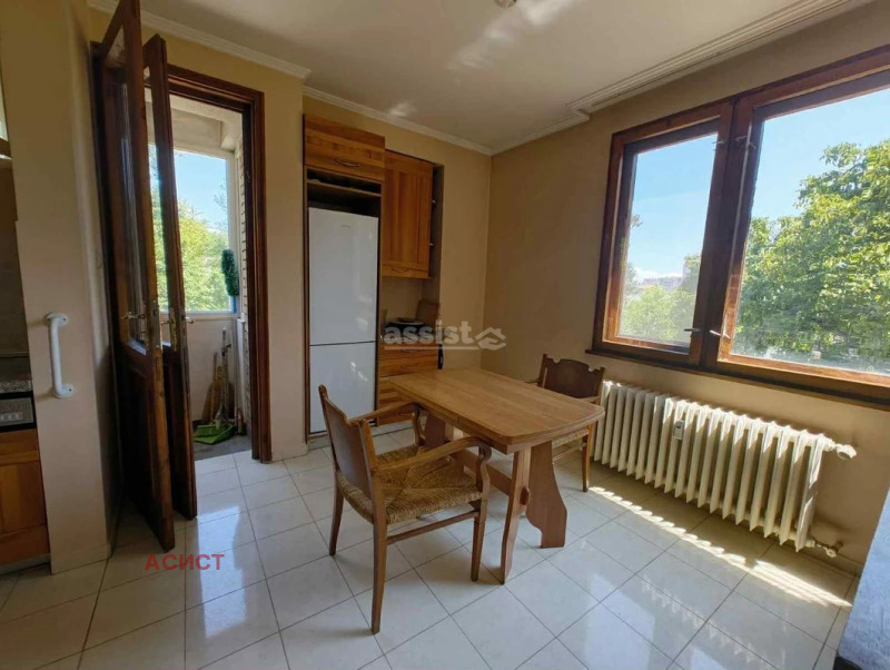 Zu vermieten  1 Schlafzimmer Sofia , Izgrew , 65 qm | 47721965 - Bild [2]