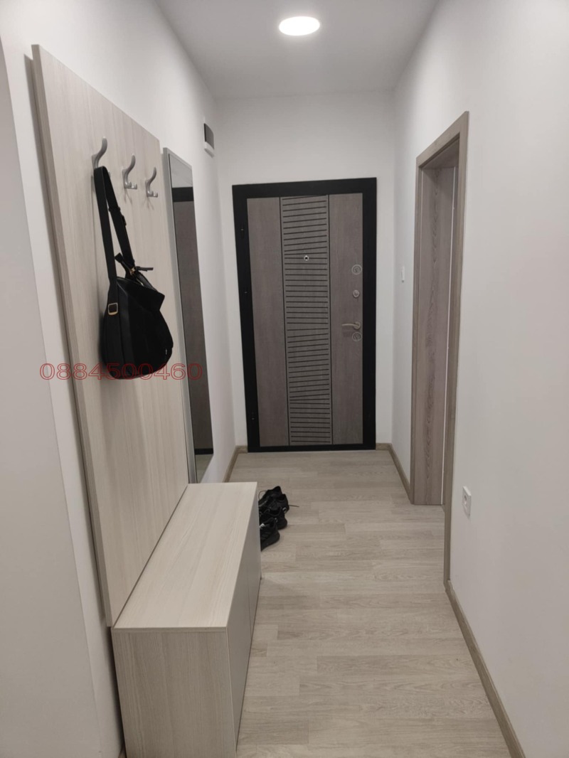Издаје се  2 спаваће собе Габрово , Центар , 90 м2 | 96452829