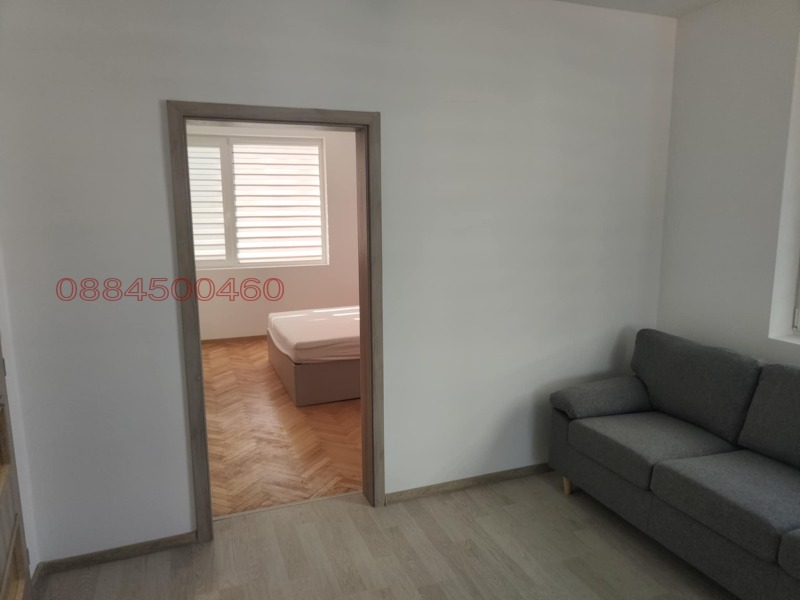 Издаје се  2 спаваће собе Габрово , Центар , 90 м2 | 96452829 - слика [6]