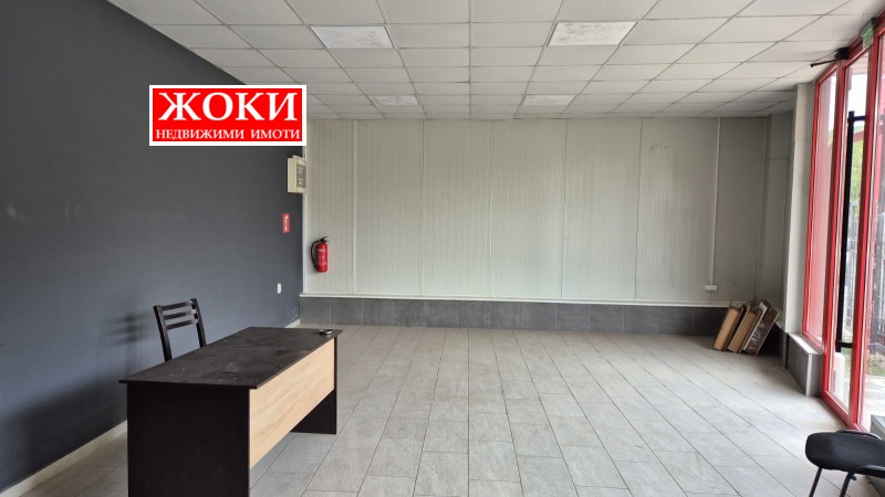 Дава под Наем МАГАЗИН в град Перник, Изток - 60 кв.м / 358 € » 700.19 лв., ЖОКИ ЕООД