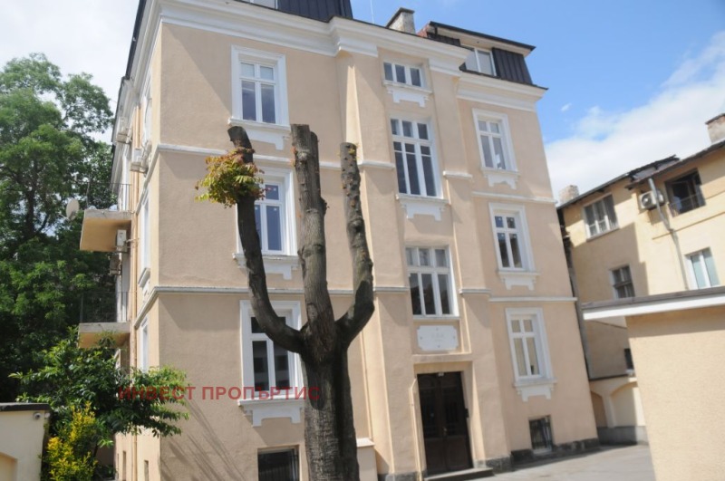 Дава под Наем ОФИС в град София, Център - 180 кв.м / 1 260 € » 2 464.35 лв., ИНВЕСТ ПРОПЪРТИС