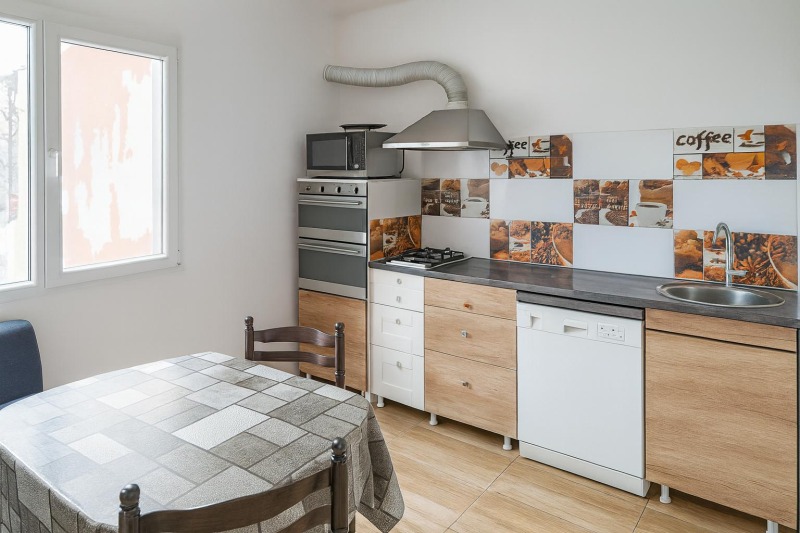 Kiadó  1 hálószoba Plovdiv , Trakija , 90 négyzetméter | 52131555
