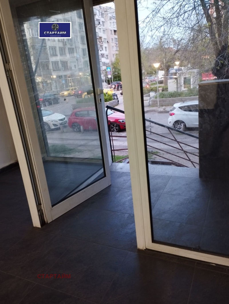 Дава под наем  Магазин град София , Света Троица , 30 кв.м | 43620387 - изображение [2]