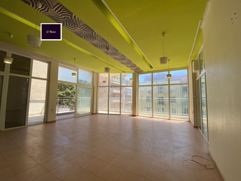 A louer  Bar; Café Varna , Briz , 147 m² | 12131742