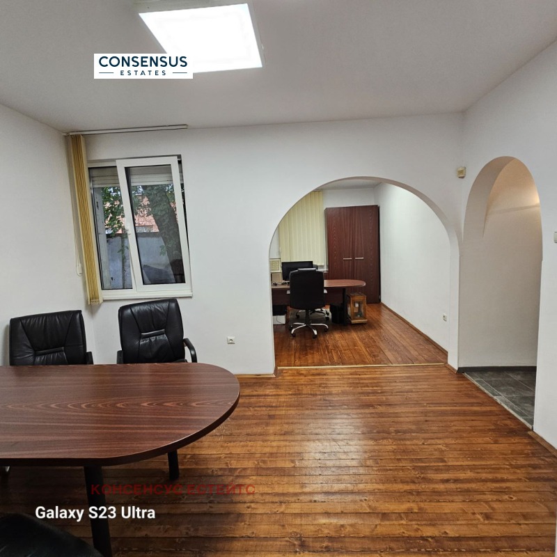 Te huur  Kantoor Sofia , Tsentar , 100 m² | 58940559