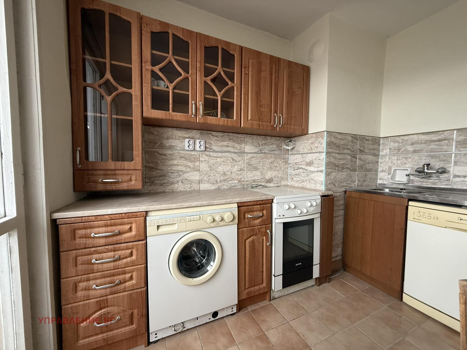 Дава под наем 3-СТАЕН, гр. София, Света Троица, снимка 3 - Апартаменти - 54080987