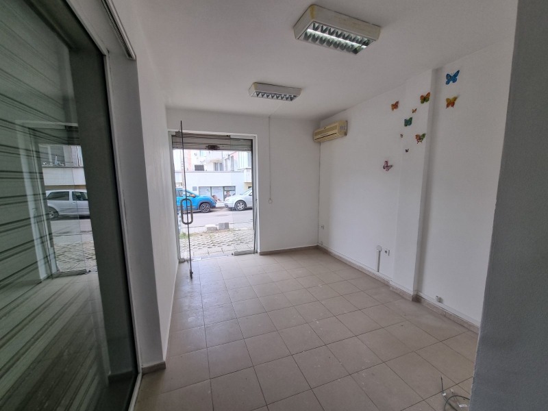 Дава под Наем ОФИС в град София, Люлин 8 - 18 кв.м / 300 € » 586.75 лв., ДИВА ЕСТЕЙТС ЕООД