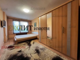3 makuuhuonetta Reduta, Sofia 7