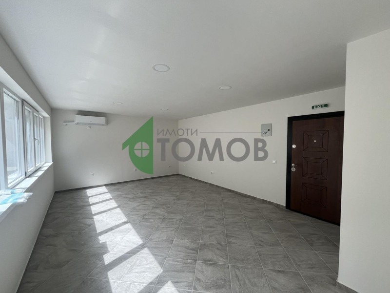 Дава под Наем ОФИС в град Шумен, Център - 50 кв.м / 180 € » 352.05 лв., ИМОТИ ТОМОВ