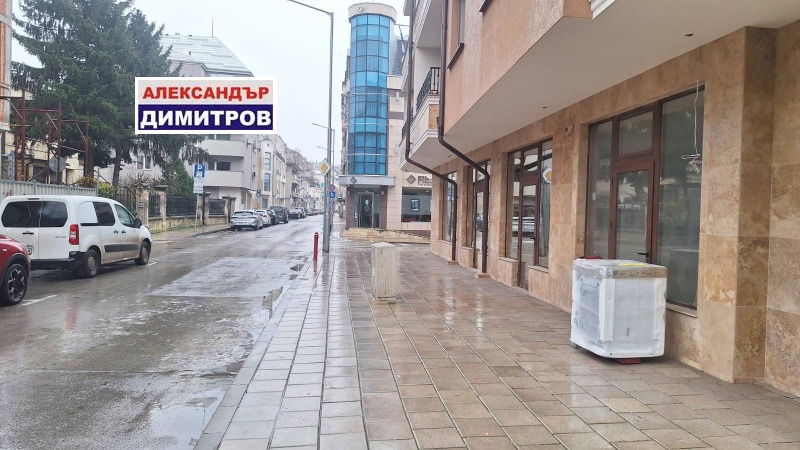 Дава под наем МАГАЗИН, гр. Русе, Център, снимка 4 - Магазини - 52692417