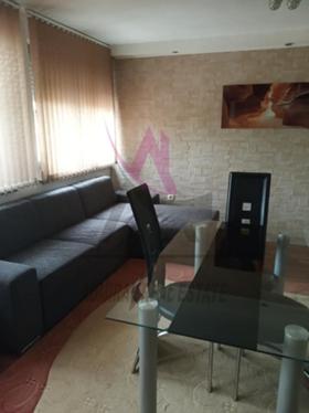 1 quarto Kolhozen pazar, Varna 1