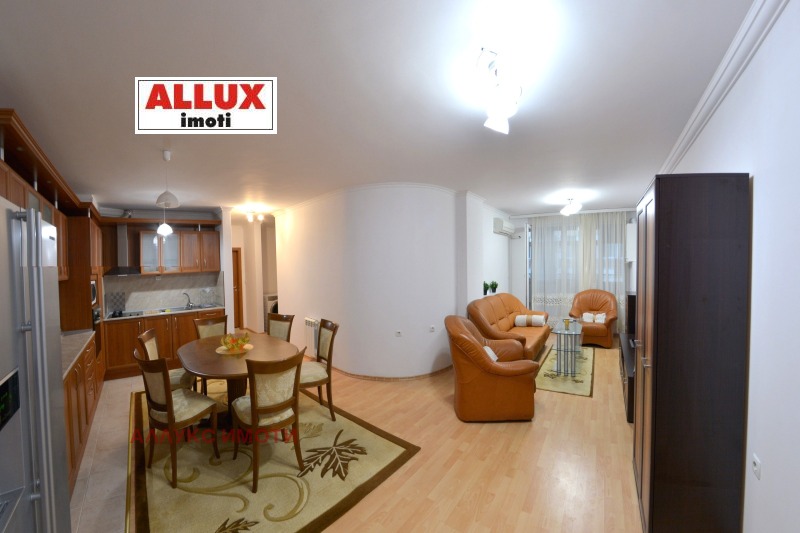 Zu vermieten  2 Schlafzimmer Ruse , Zentar , 103 qm | 77976309