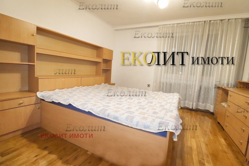 Zu vermieten  3 Schlafzimmer Sofia , Dianabad , 160 qm | 95781968 - Bild [5]