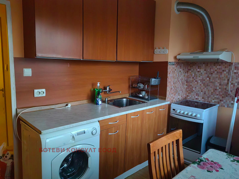 Te huur  Studio Sofia , Ljulin 4 , 48 m² | 15235879