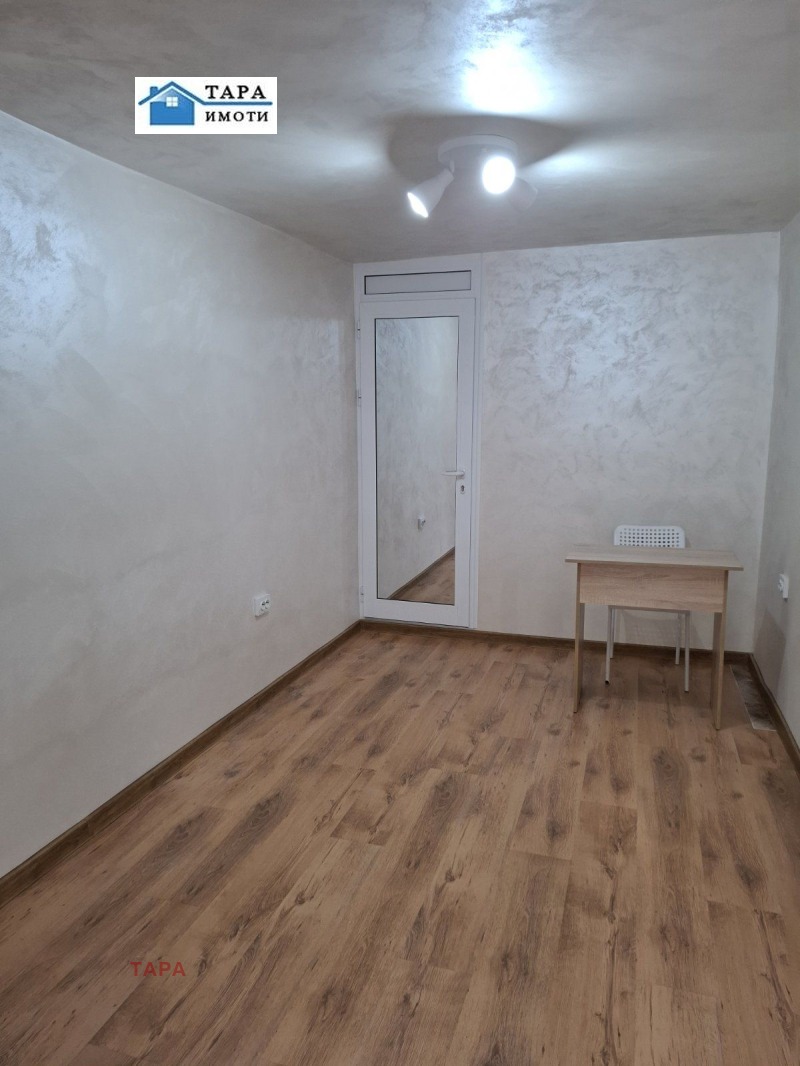 Kiadó  Üzlet Montana , Mladost 2 , 16 négyzetméter | 93474897