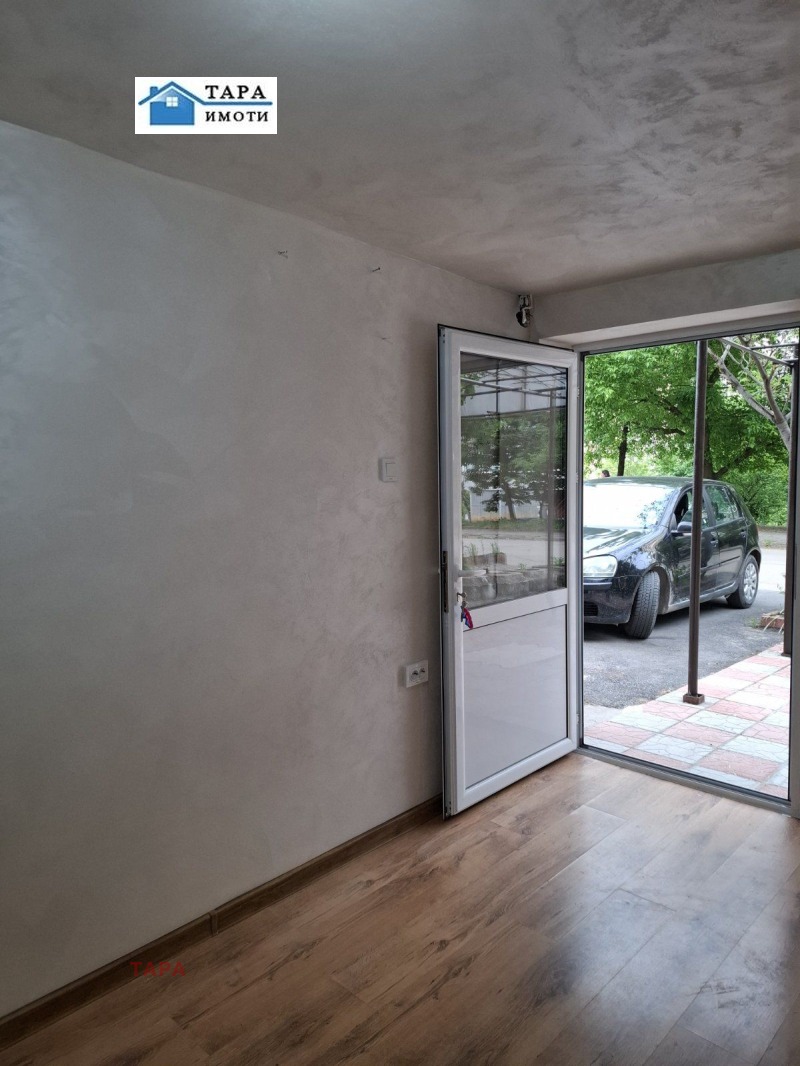 Kiadó  Üzlet Montana , Mladost 2 , 16 négyzetméter | 93474897 - kép [6]