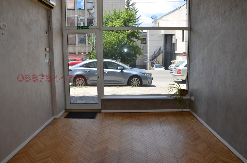 Дава под наем  Офис град Плевен , Идеален център , 20 кв.м | 40792331 - изображение [9]