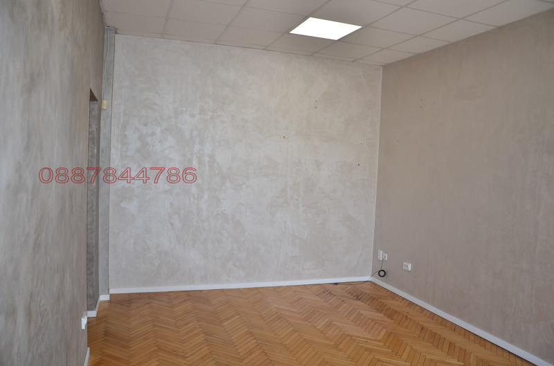 Дава под наем  Офис град Плевен , Идеален център , 20 кв.м | 40792331 - изображение [6]