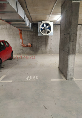 ГАРАЖ, ПАРКОМЯСТО, 15 m2