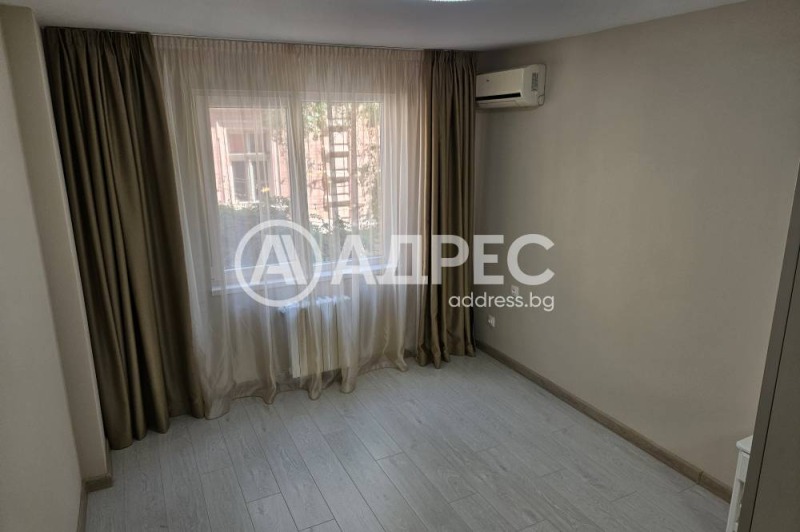 Издаје се  2 спаваће собе Софија , Центар , 90 м2 | 88586342 - слика [10]