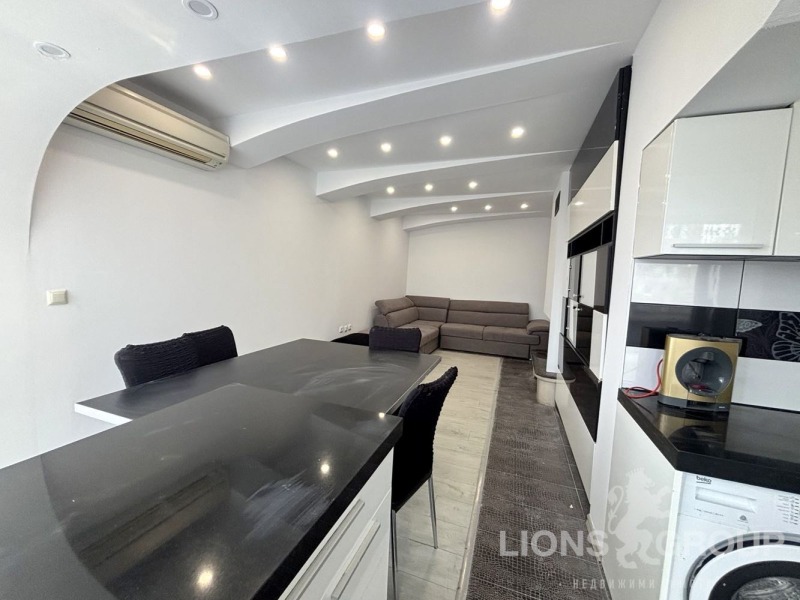 Da affittare  2 camere da letto Varna , Kolhozen pazar , 85 mq | 12397332