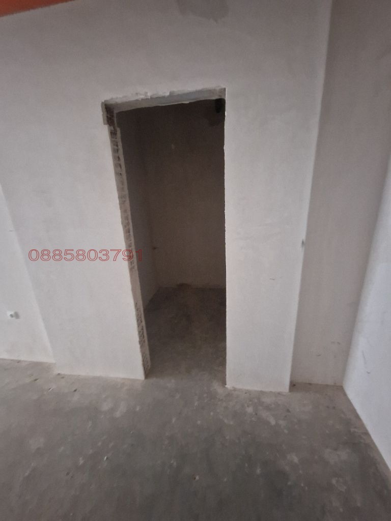 Дава под наем ГАРАЖ, ПАРКОМЯСТО, гр. Пловдив, Остромила, снимка 3 - Гаражи и паркоместа - 53358109