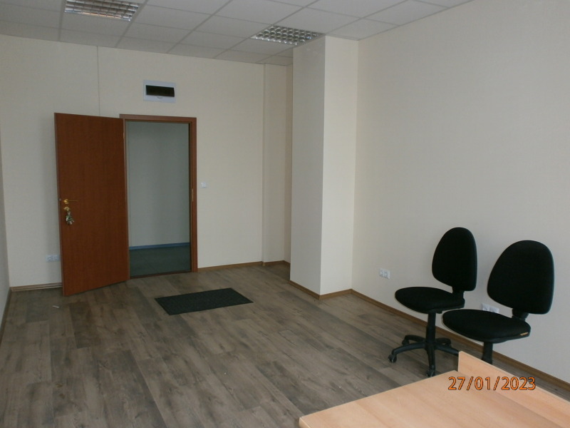 Дава под Наем ОФИС в град София, 7-ми 11-ти километър - 23 кв.м / 161 € » 314.89 лв., БИЗНЕС ИНОВАЦИОНЕН ЦЕНТЪР ИЗОТ АД