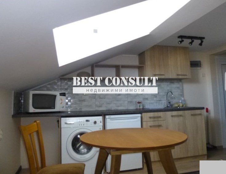 Дава под наем АТЕЛИЕ, ТАВАН, гр. Русе, Център, снимка 5 - Апартаменти - 53228324