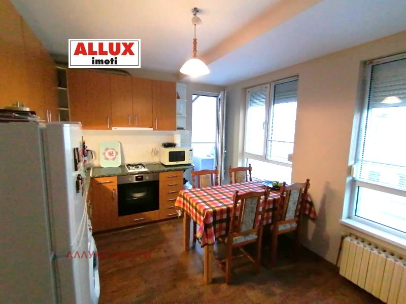 Do wynajęcia  Studio Ruse , Alei Wazrażdane , 45 mkw | 74986896 - obraz [3]