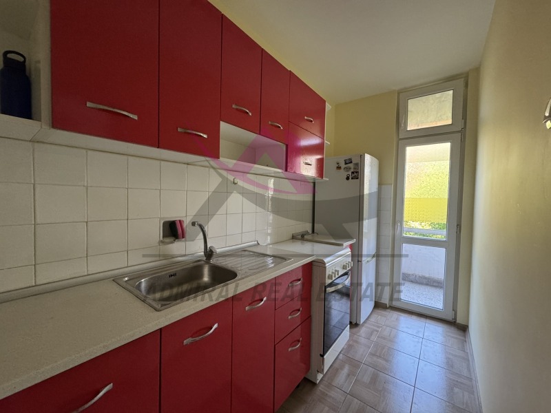 Дава под нем  2-стаен, град Варна, Център •  350 EUR • ID 53894133 — holmes.bg - [1] 