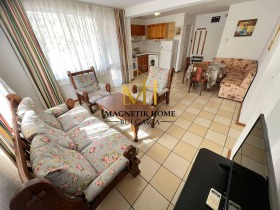 1 quarto Lazur, Burgas 10