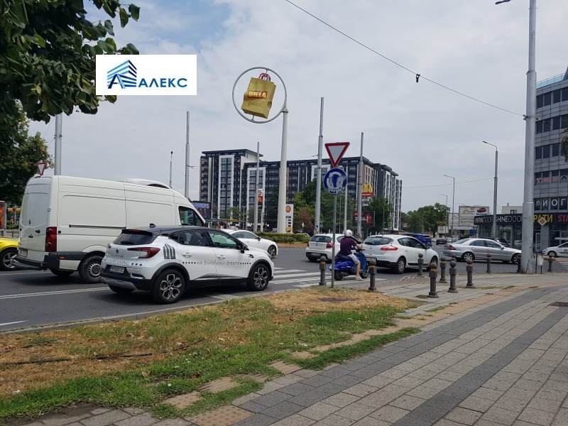 De inchiriat  1 dormitor Plovdiv , Țentâr , 78 mp | 64509450 - imagine [15]