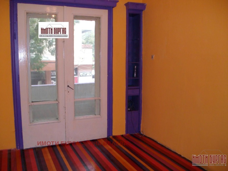 Дава под наем 3-СТАЕН, гр. Бургас, Център, снимка 2 - Апартаменти - 53350183