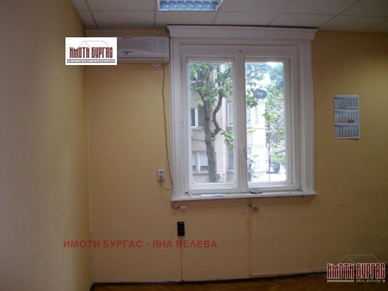 Дава под наем 3-СТАЕН, гр. Бургас, Център