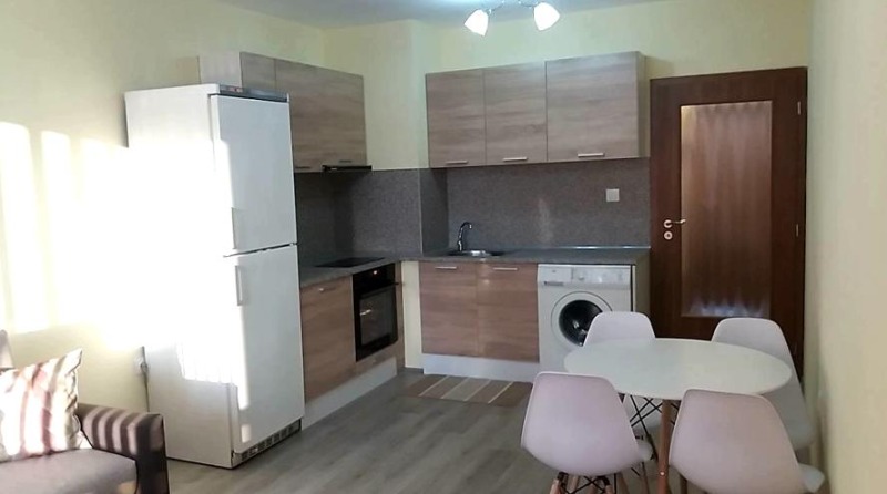 Дава под нем  2-стаен, град Пловдив, Каменица 2 •  325 EUR • ID 31699723 — holmes.bg - [1] 