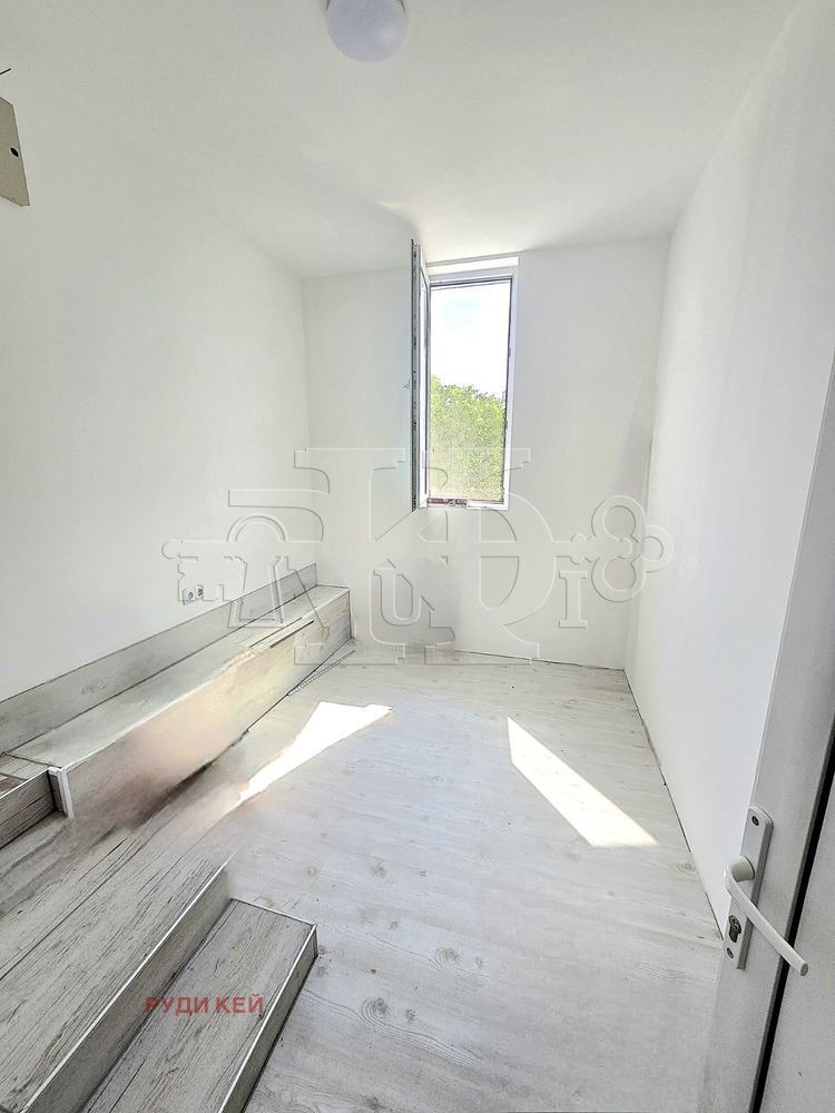 Vuokrattavana  Myymälä Varna , Izgrev , 140 neliömetriä | 37344262 - kuva [7]