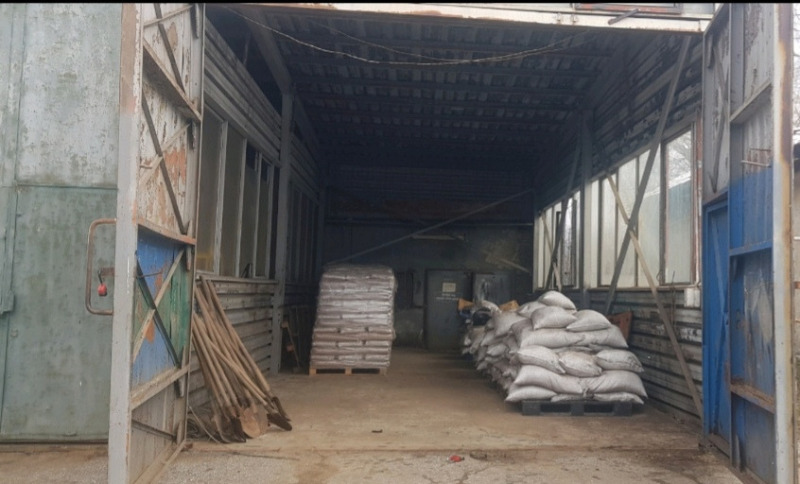 Дава под наем ПРОМ. ПОМЕЩЕНИЕ, гр. София, Враждебна, снимка 2 - Производствени сгради - 53207577