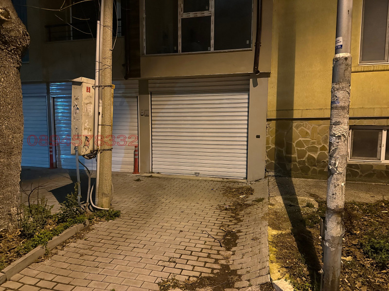 Дава под наем ГАРАЖ, ПАРКОМЯСТО, гр. Варна, Лятно кино Тракия, снимка 2 - Гаражи и паркоместа - 52783420