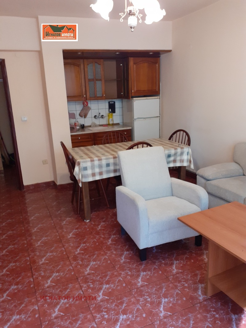 Дава под наем 2-СТАЕН, гр. Пазарджик, Идеален център