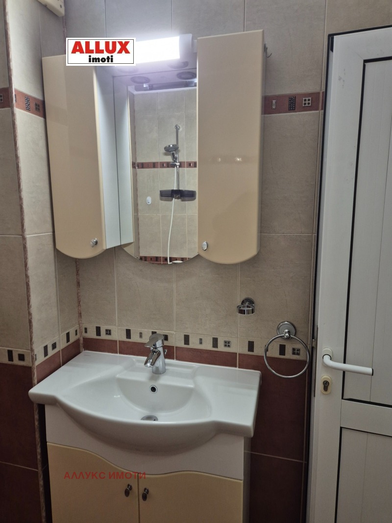 A louer  2 chambres Rouse , Yalta , 87 m² | 27617100 - image [7]