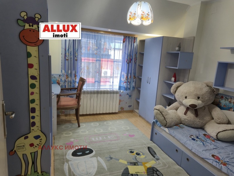 A louer  2 chambres Rouse , Yalta , 87 m² | 27617100 - image [4]
